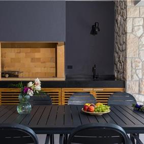 Luxury 5-Bedroom Villa with Sea-Views and Infinity Pool near Dubrovnik – Sleeps 10